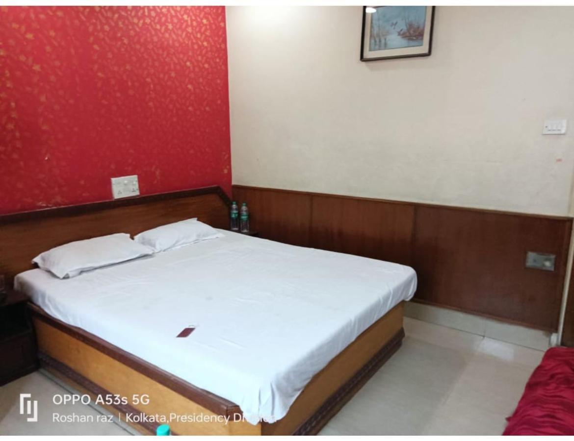 Hotel Heera, Калькутта Экстерьер фото