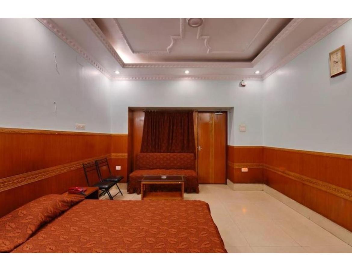 Hotel Heera, Калькутта Экстерьер фото